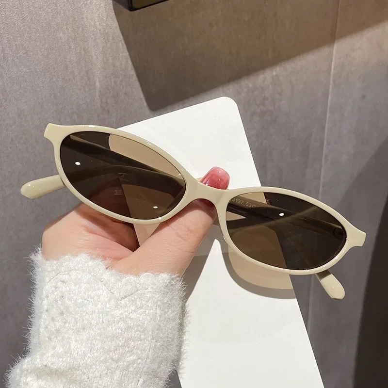 ニューレトロセクシーキャットアイサングラス男女兼用ヴィンテー - Vintage Fashion Brands のレビューと価格