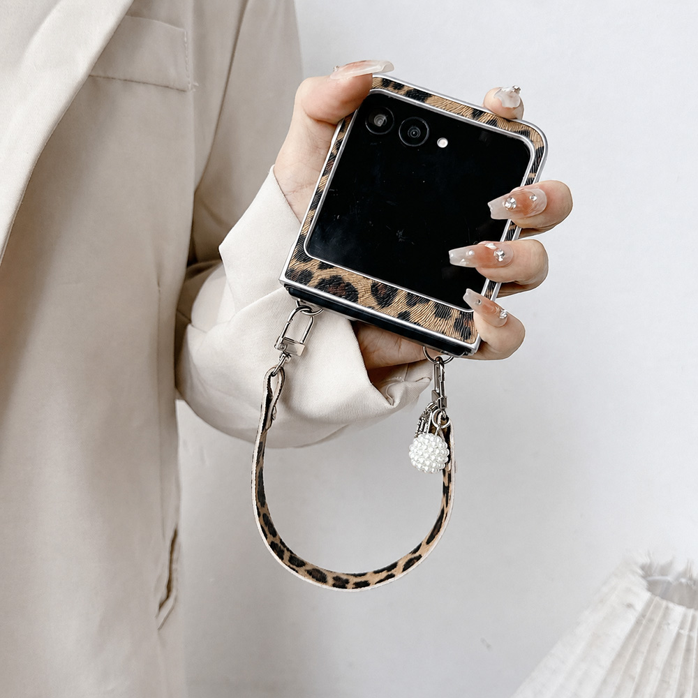 ヒョウ柄折りたたみフリップ電話ケース Motorola Ra - Vintage Slip Dress のレビューと価格