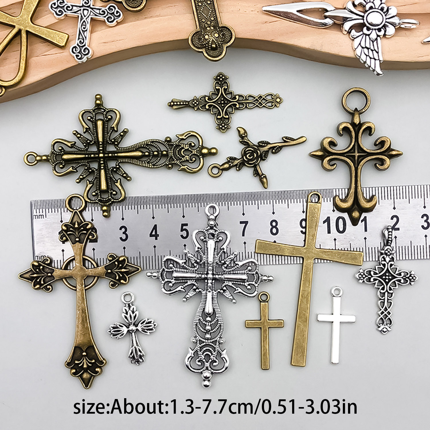 国境を越えて人気のあるクロスオーナメントアクセサリー、21種 - Vintage Fashion Earrings のレビューと価格